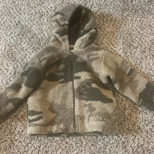 2T Cabelas Camo Fleece coat